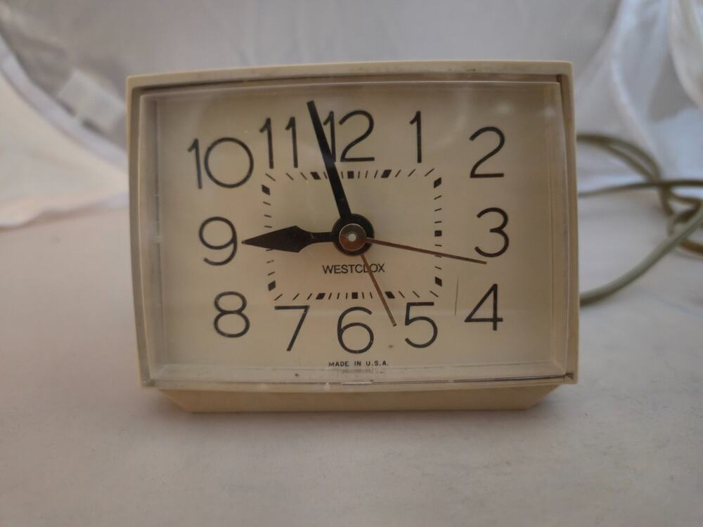 Vintage Westclox Bold II Model 22189 Analog Quartz Corded Electric Alarm Clock